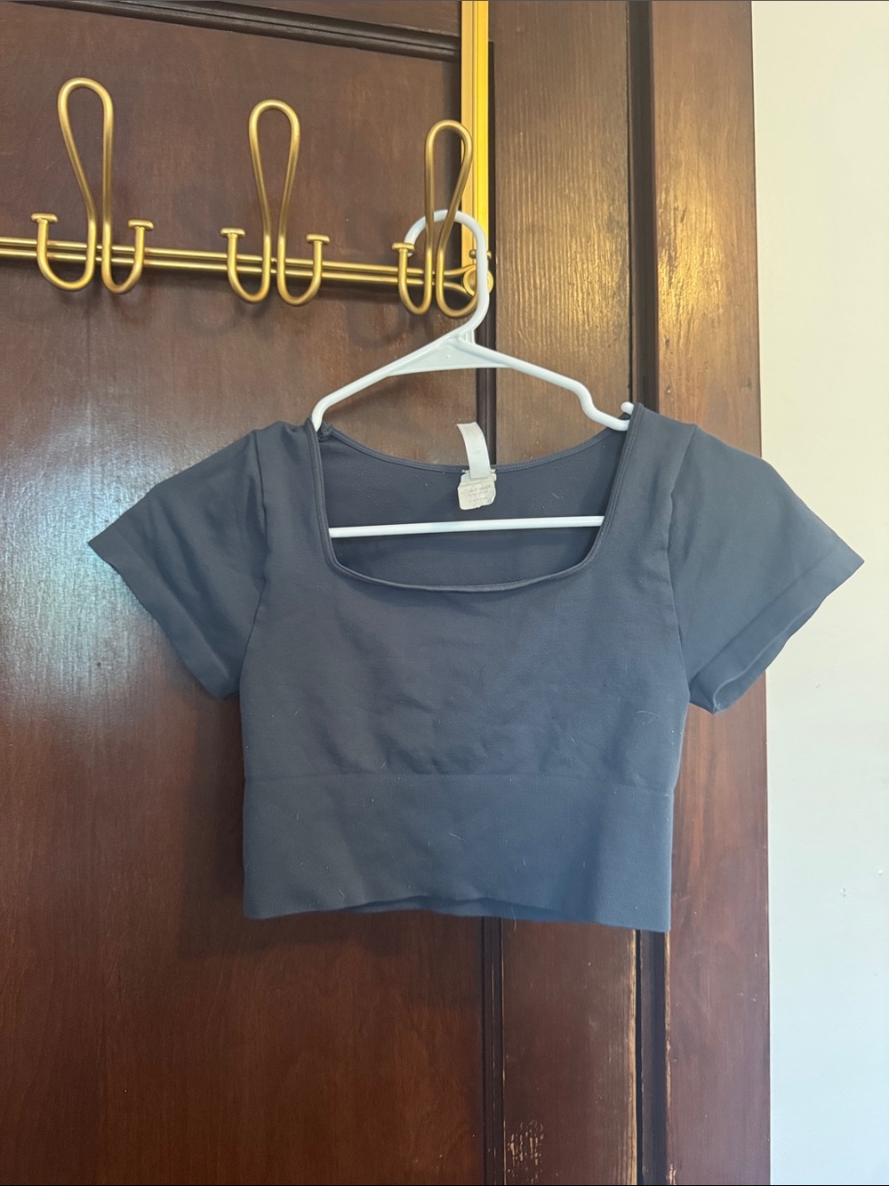 Ladies Scoop Neck Cropped Top in Charcoal Gray
